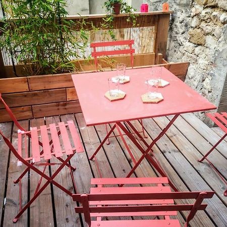 Maison De Village Meublee Avec Terrasse Donzère Eksteriør bilde