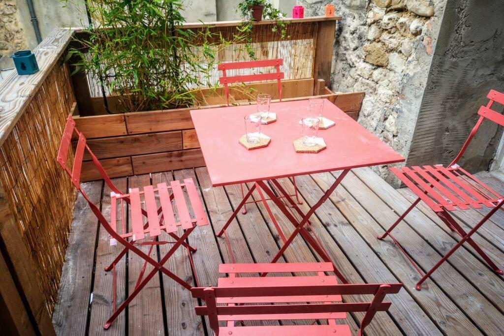 Maison De Village Meublee Avec Terrasse Donzère Eksteriør bilde