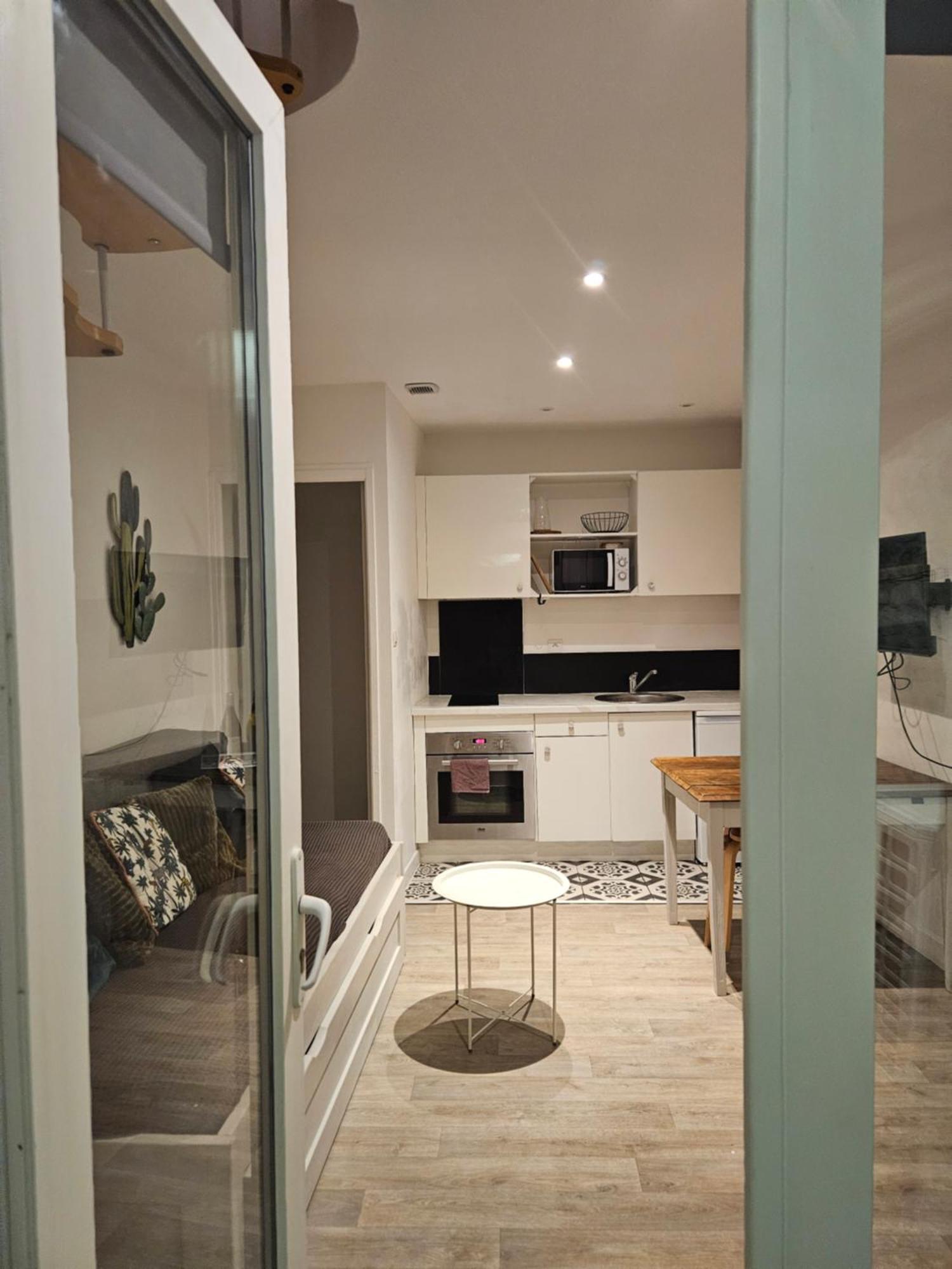 Maison De Village Meublee Avec Terrasse Donzère Eksteriør bilde